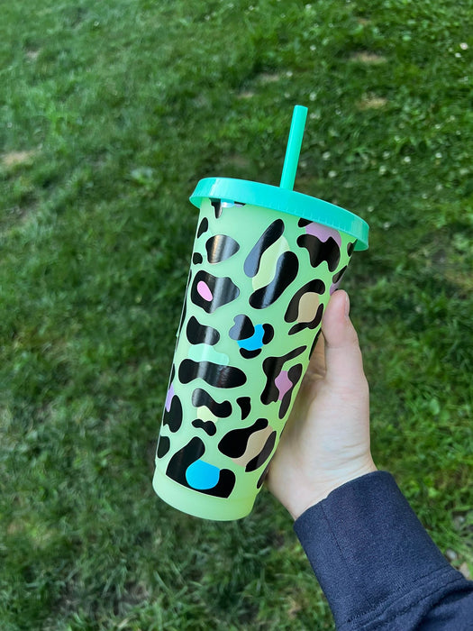 Green Color Cheetah Color Tumbler